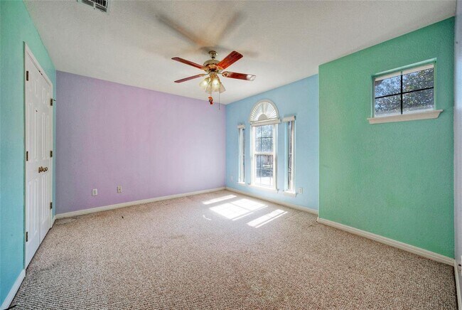 Building Photo - 601 Indian Run Dr