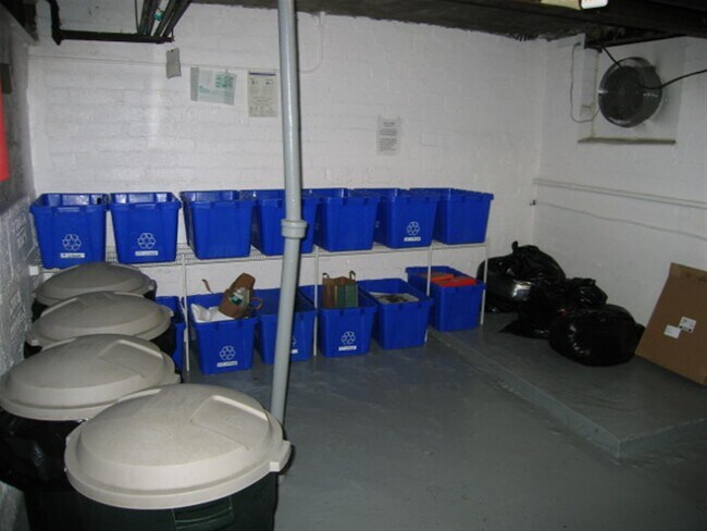 Building Photo - 120 College Ave