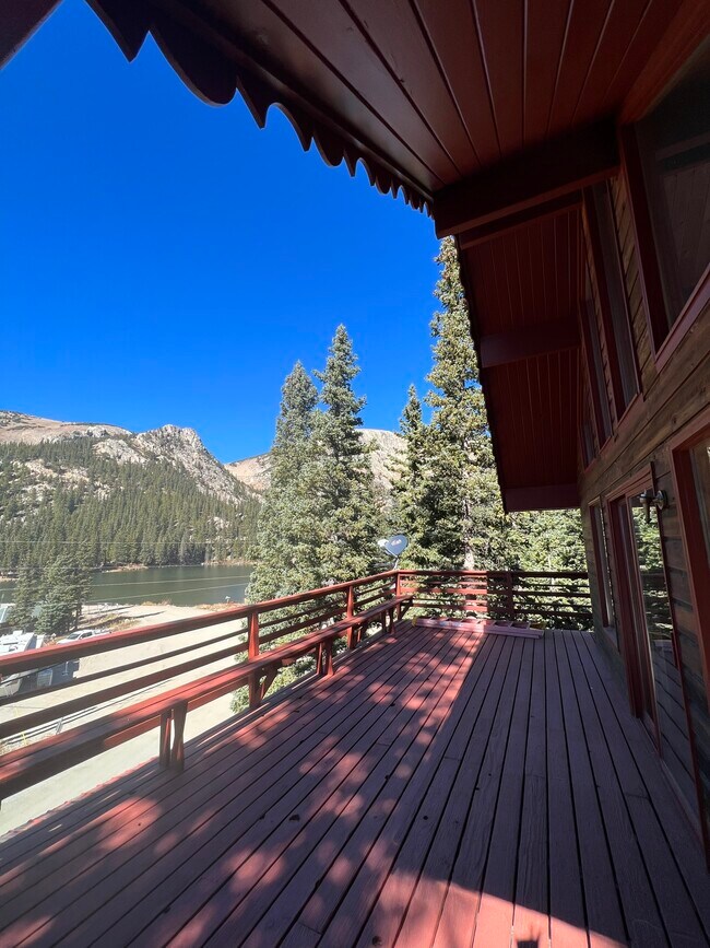 Building Photo - 830 Brook Dr