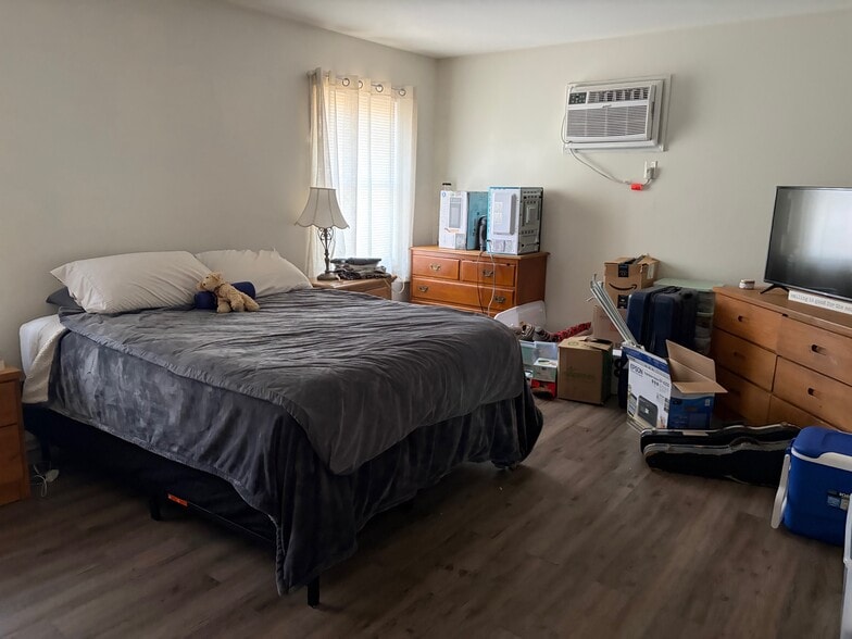 Building Photo - 91 Knollwood Dr