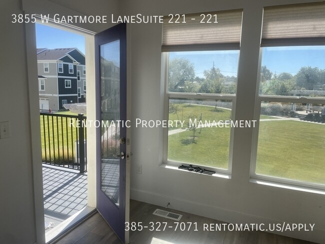 Building Photo - 3855 Gartmore Ln