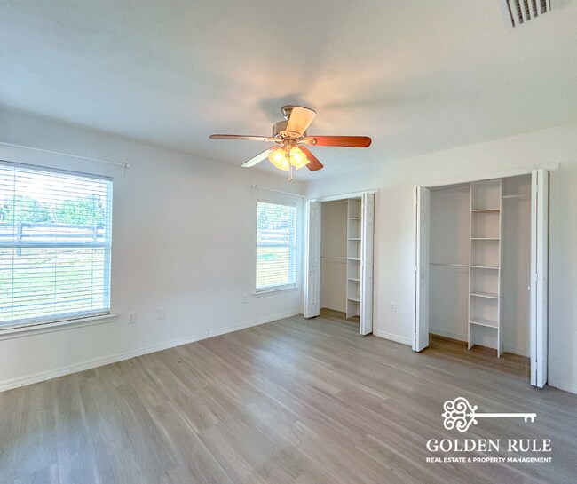 Building Photo - 2738 SE 21st Rd