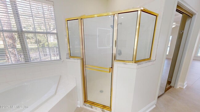 Building Photo - 10061 Vineyard Lake Rd E