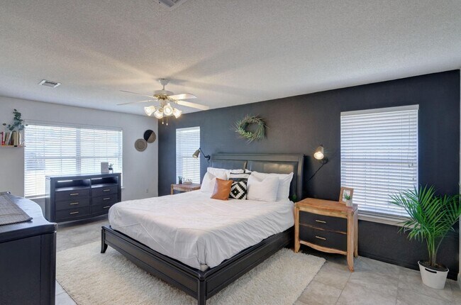 Building Photo - 8271 Branston Dr