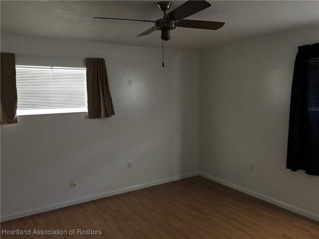 Building Photo - 2728 Queenswood Dr