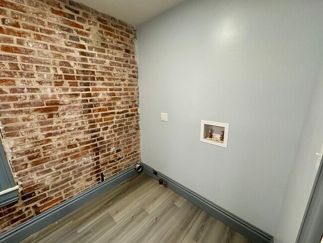 Building Photo - 2137-2139 California St,