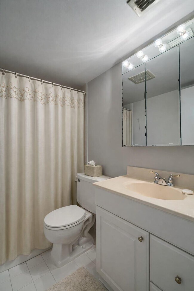 Building Photo - 4500 N Federal Hwy