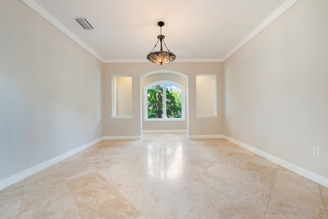 Building Photo - 13680 Deering Bay Dr