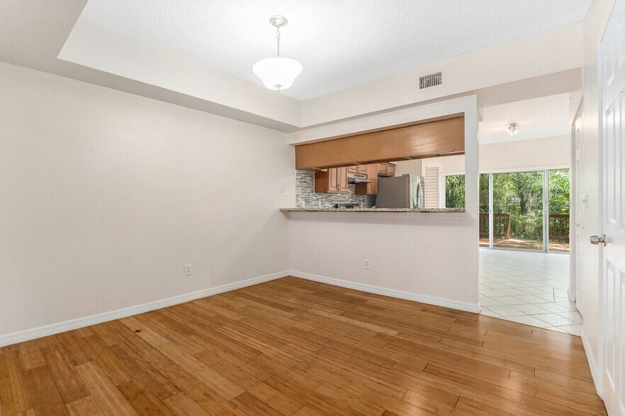 Building Photo - 296 Winchester Way