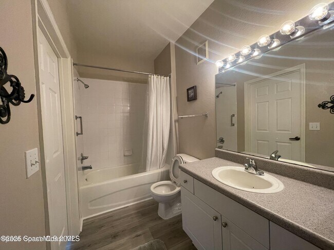 Building Photo - 5692 Star Rush Dr