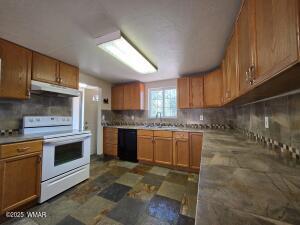 Building Photo - 1208 W Apache Ln