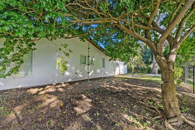 Building Photo - 7705 SW 171st Terrace