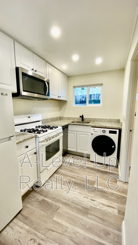 Building Photo - 1414 N Jones Blvd