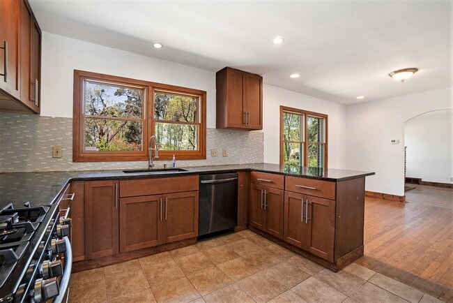 Building Photo - 3 Bedroom, 2 Bath in Decatur