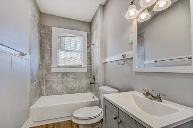 Building Photo - 1833 31st St Ensley