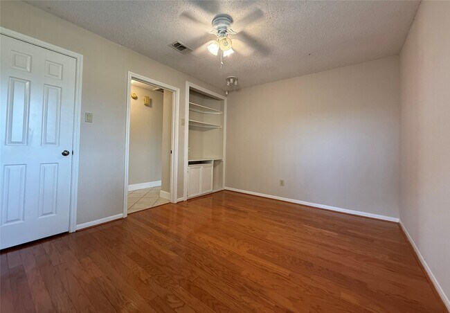 Building Photo - 2131 Greencove Ln