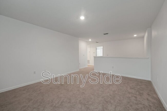 Building Photo - 10116 Grande Lp