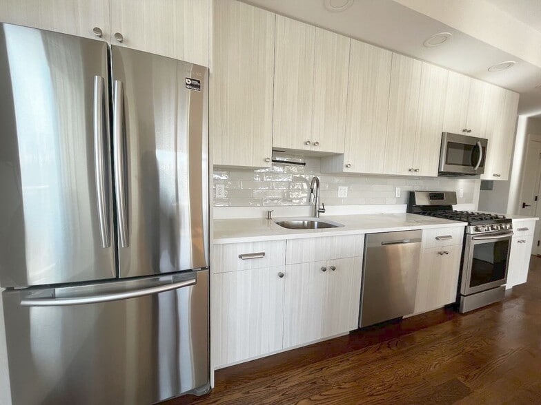 Building Photo - 7 Everett St