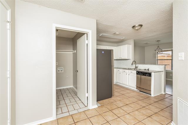 Building Photo - 930 Boxwood Dr