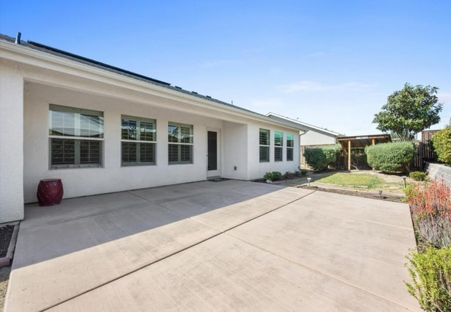 Building Photo - Beautiful 4 Bed 2 Bath Home!!!