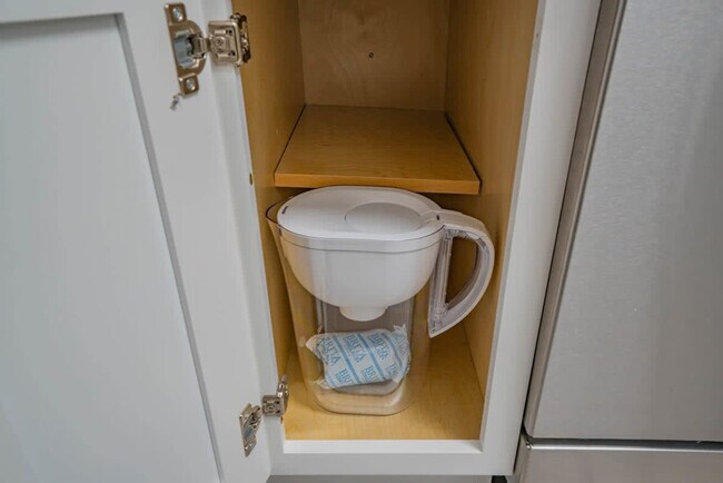 Building Photo - 8570 E McDowell Rd