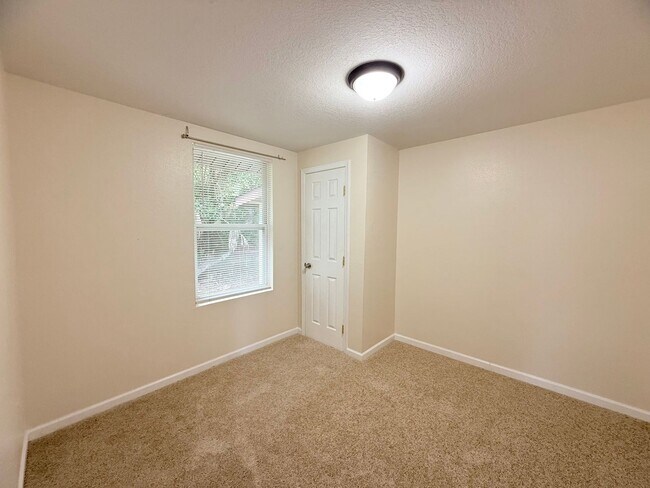 Building Photo - Beautifully Remodeled 3-Bedroom Home