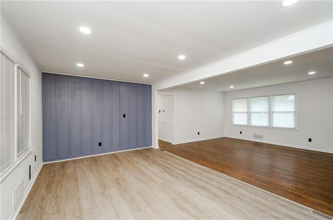 Building Photo - 3833 Wedgefield Cir