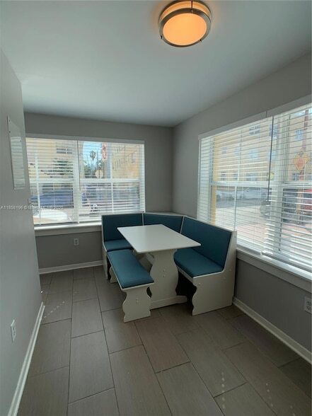 Building Photo - 1308 Drexel Ave