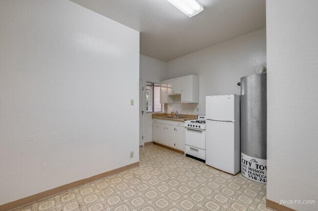 Building Photo - 33a Isis St