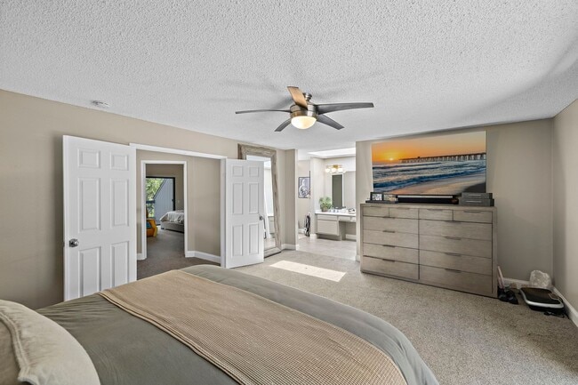 Building Photo - Charming Townhome in Turtle Rock