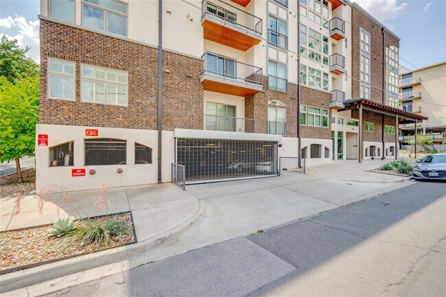 Building Photo - 908 Nueces St