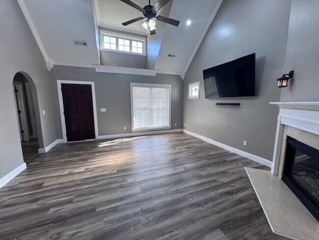 Building Photo - 160 Stonecreek Pl
