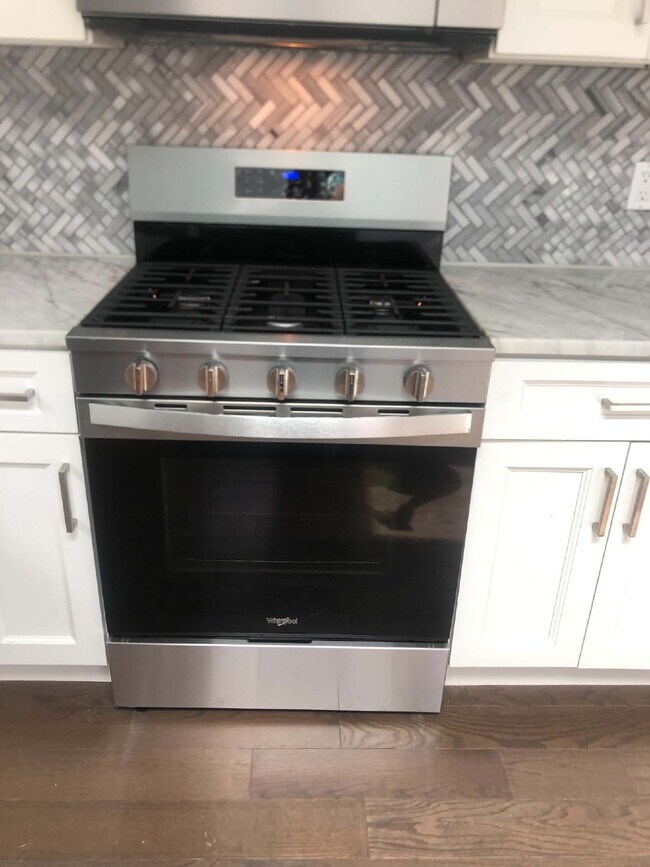 Building Photo - Newly Renovated 3BR/2.5BA Home in NE DC – Move-In Ready!