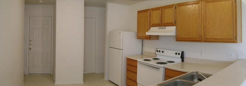 Building Photo - 1100 Leslie Cir