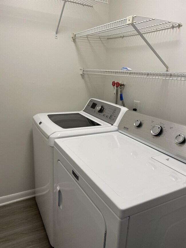 Building Photo - 159 Harvest Dr