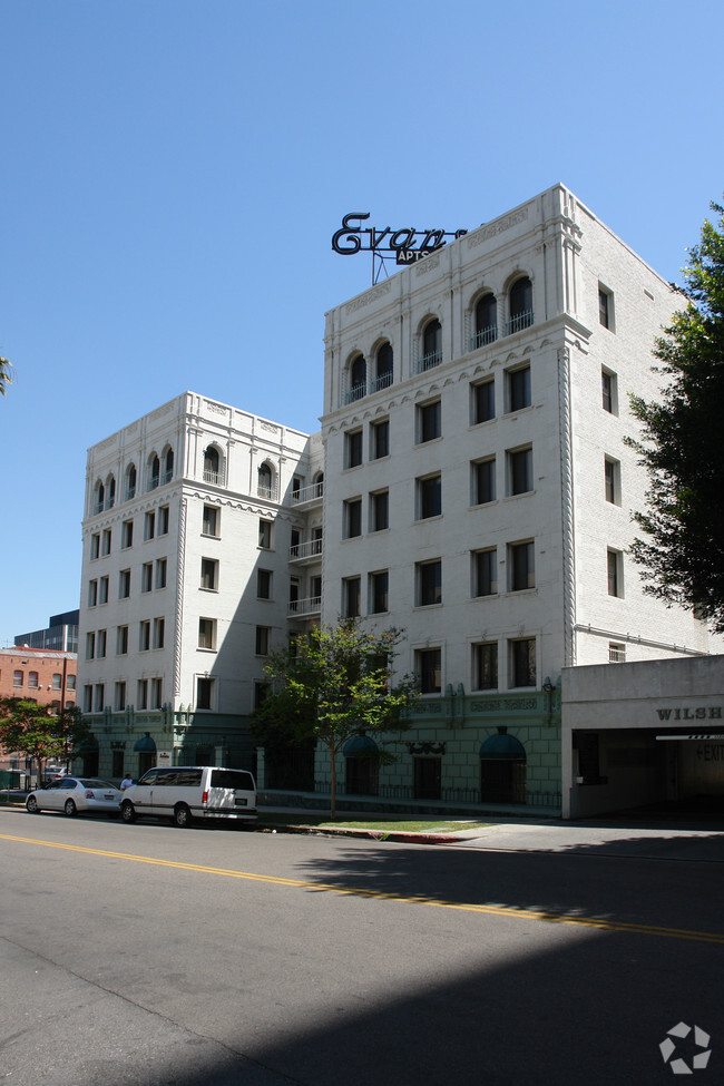 Evanston - Evanston Apartments