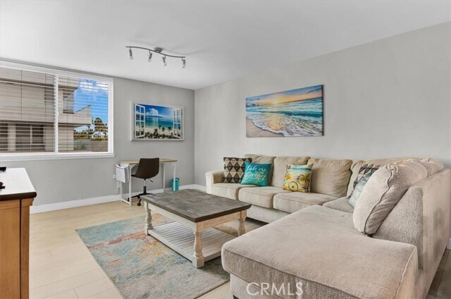 Building Photo - 1140 E Ocean Blvd