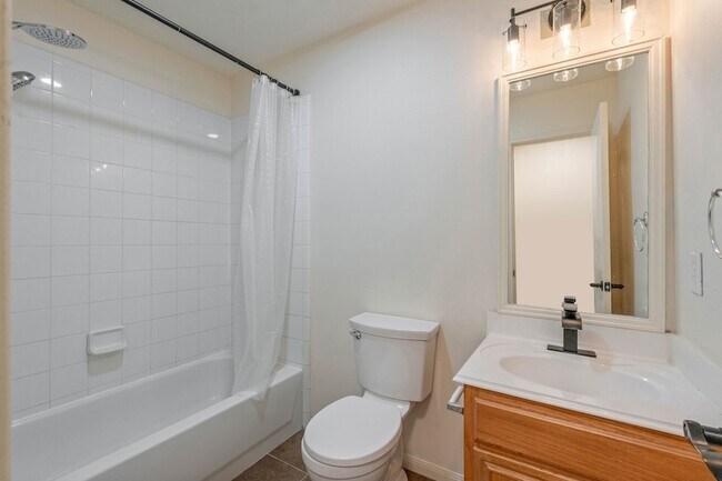 Building Photo - 21523 Juniper Meadows Dr