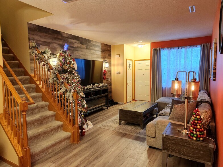 Building Photo - 862 Princeton Ave