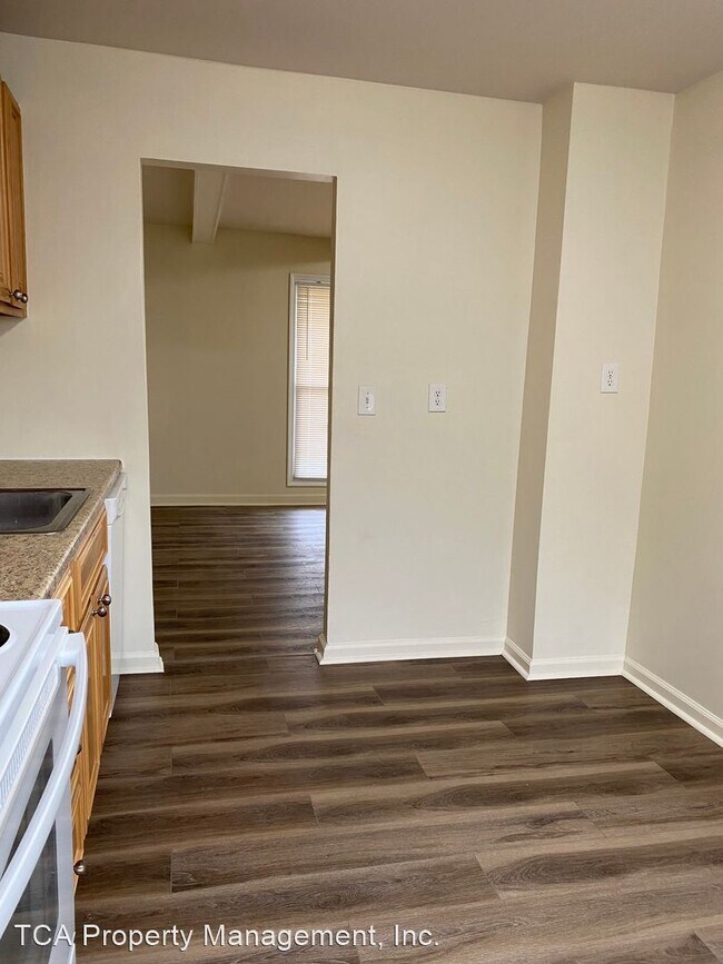 Building Photo - 3 br, 1.5 bath House - 1857 Simons Court