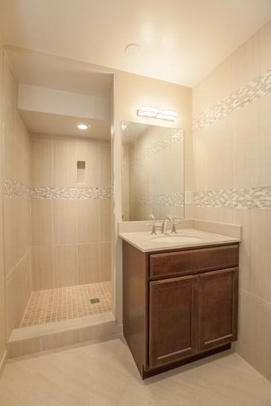 Building Photo - 2911 Bridgehampton Ct