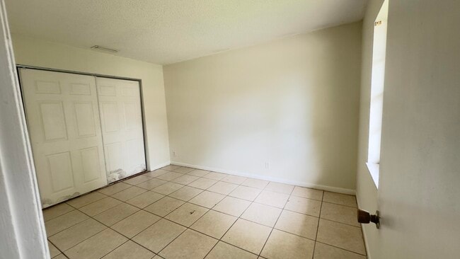 Building Photo - 1119 Goldenrod Rd