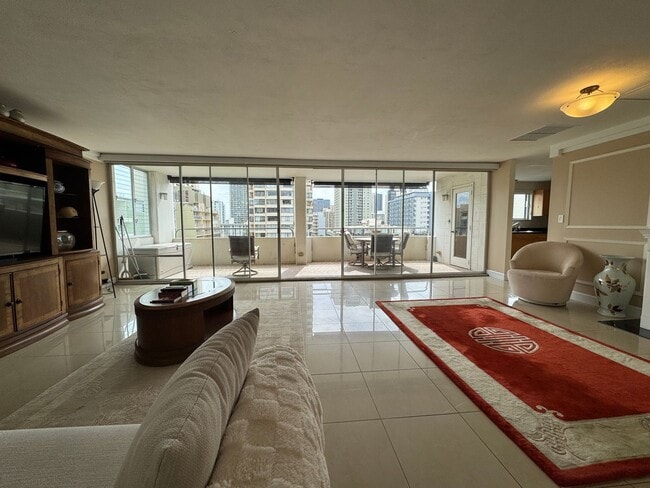 Building Photo - Spacious 2 Bed/2 Bath/2 Lanai Furnished Penthouse Unit at Kaiolu Sunrise