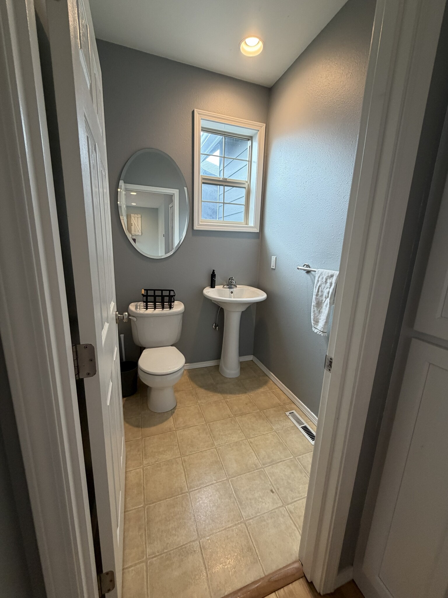 Building Photo - 7396 Pineview St NE