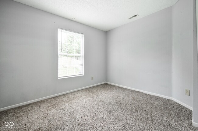 Building Photo - 1804 Feather Reed Ln