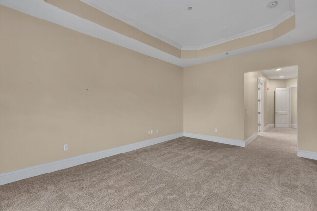 Building Photo - 1021 Oval Rd