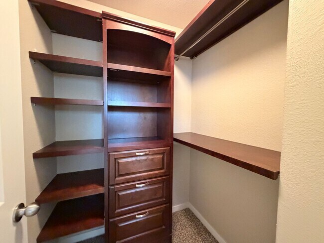 Building Photo - 3611 S Perth Cir