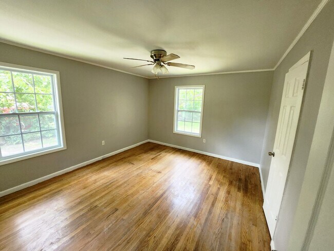 Building Photo - North Franklin Duplex