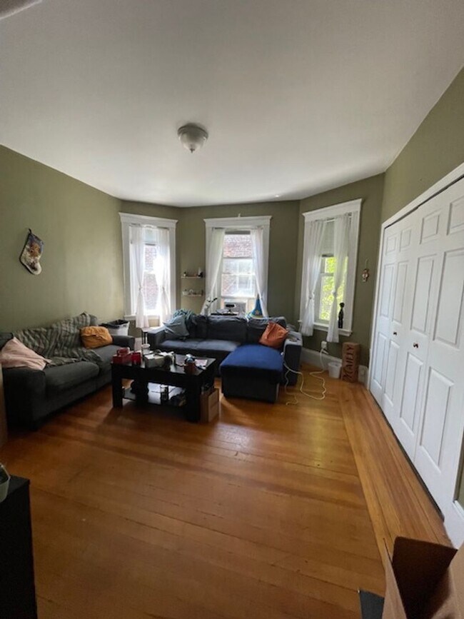 Building Photo - 15 Litchfield St