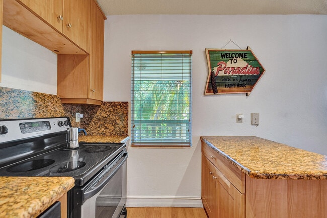 Building Photo - 1423 Holly Heights Dr